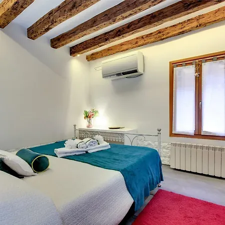 Santa Croce Apartment Venice