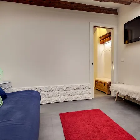 Santa Croce Apartment *